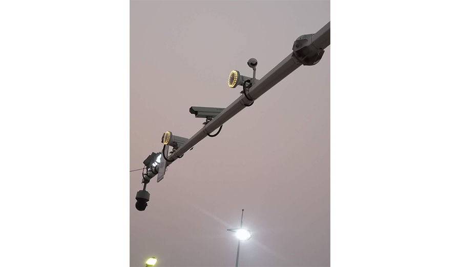 豐上光電新型四合一環(huán)保補光燈助力環(huán)保卡口項目